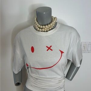Smiley Graphic White Tee❤️L